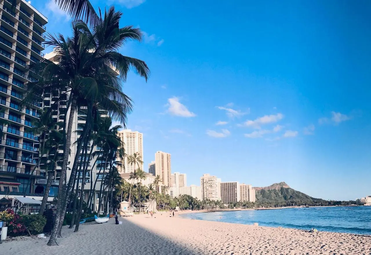 Waikiki 2 Bedrooms, 1 Bath, Free Parking, Sleep 6 Honolulu Apartment