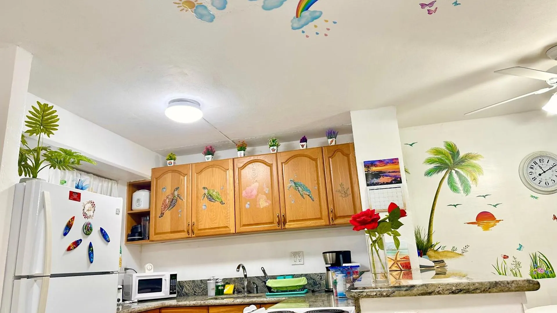 Waikiki 2 Bedrooms, 1 Bath, Free Parking, Sleep 6 Honolulu United States