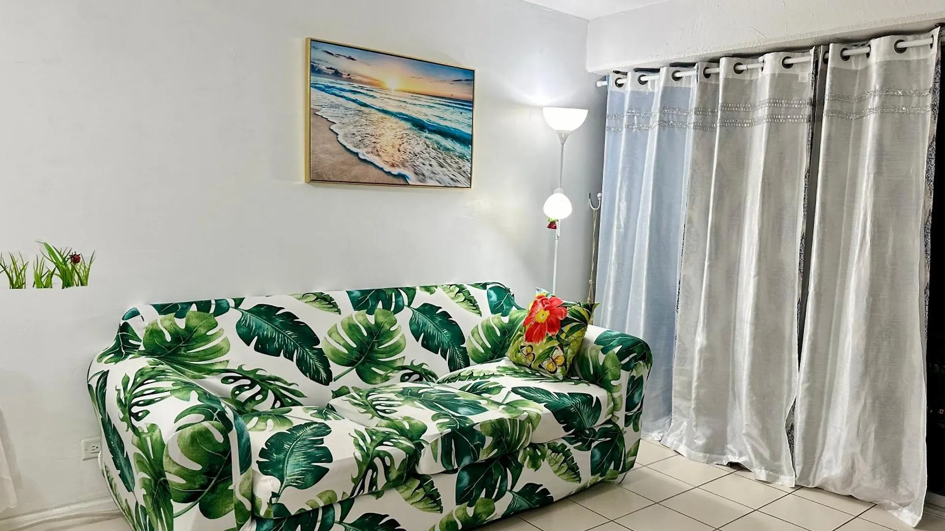Waikiki 2 Bedrooms, 1 Bath, Free Parking, Sleep 6 Honolulu United States