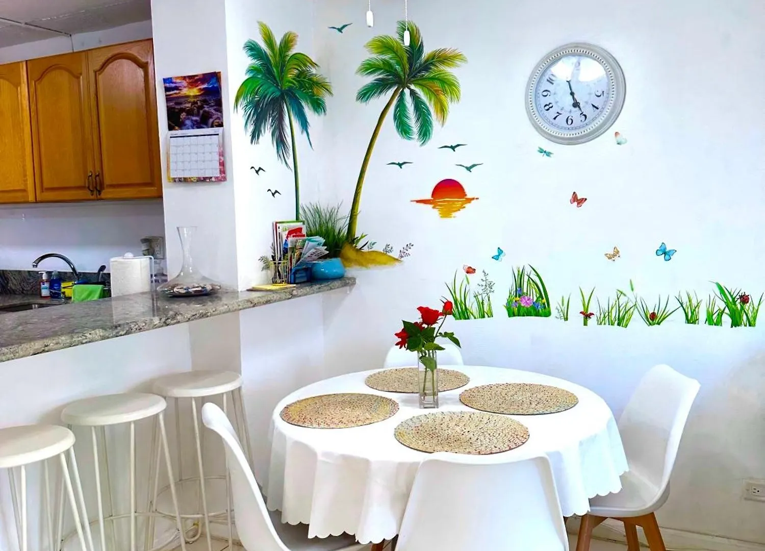Waikiki 2 Bedrooms, 1 Bath, Free Parking, Sleep 6 Honolulu United States
