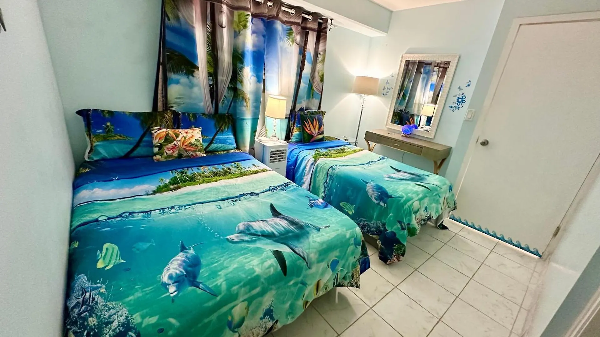 Waikiki 2 Bedrooms, 1 Bath, Free Parking, Sleep 6 Honolulu Apartment